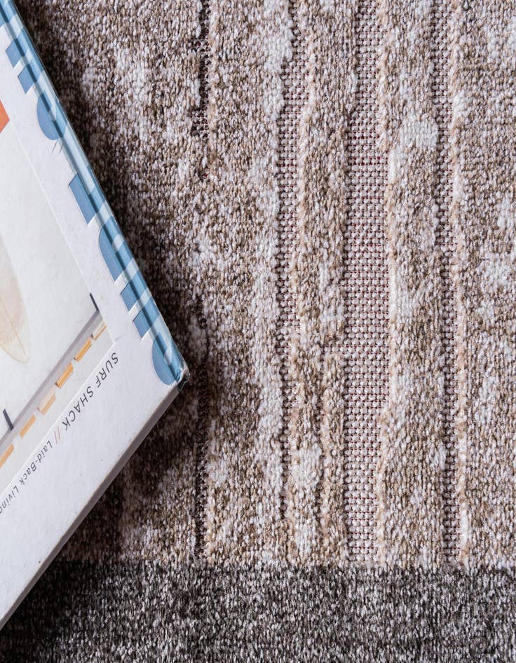 Detail image of  8' x 10'  Washable Border Indoor / Outdoor Rug