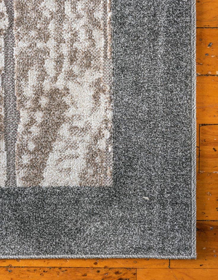 Detail image of  8' x 10'  Washable Border Indoor / Outdoor Rug