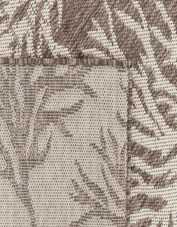 Detail image of  5' 3 x 7' 8  Washable Botanical Indoor / Outdoor Rug