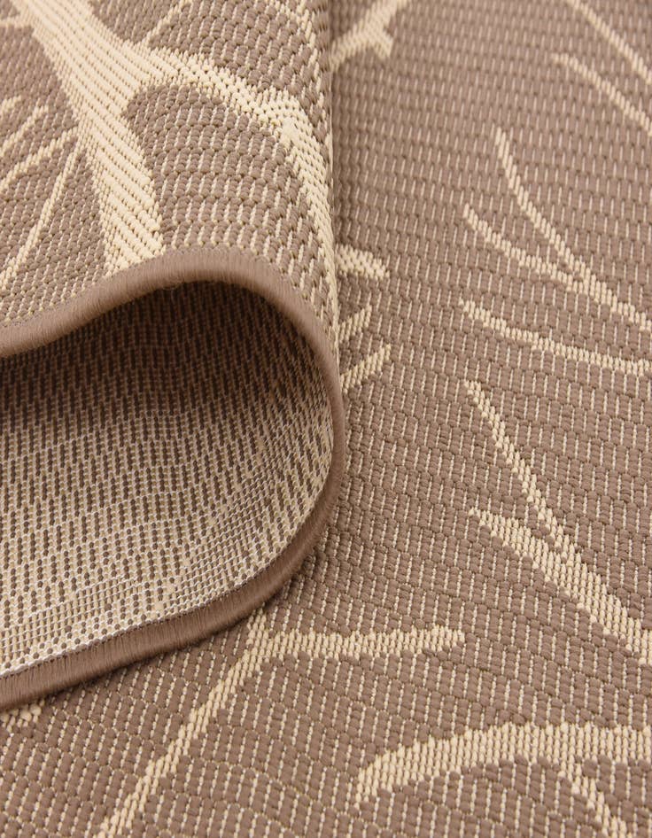 Detail image of  7' x 10'  Washable Botanical Indoor / Outdoor Rug