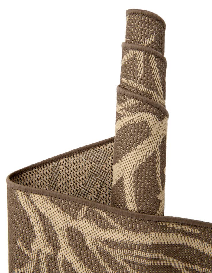 Detail image of  7' x 10'  Washable Botanical Indoor / Outdoor Rug