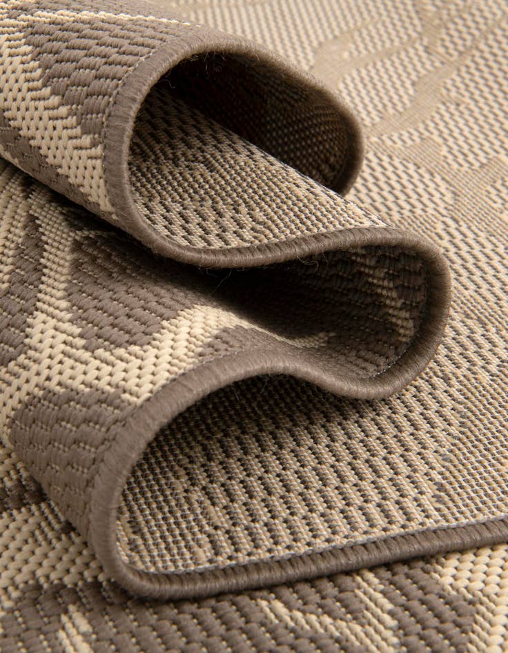 Detail image of  7' x 10'  Washable Botanical Indoor / Outdoor Rug