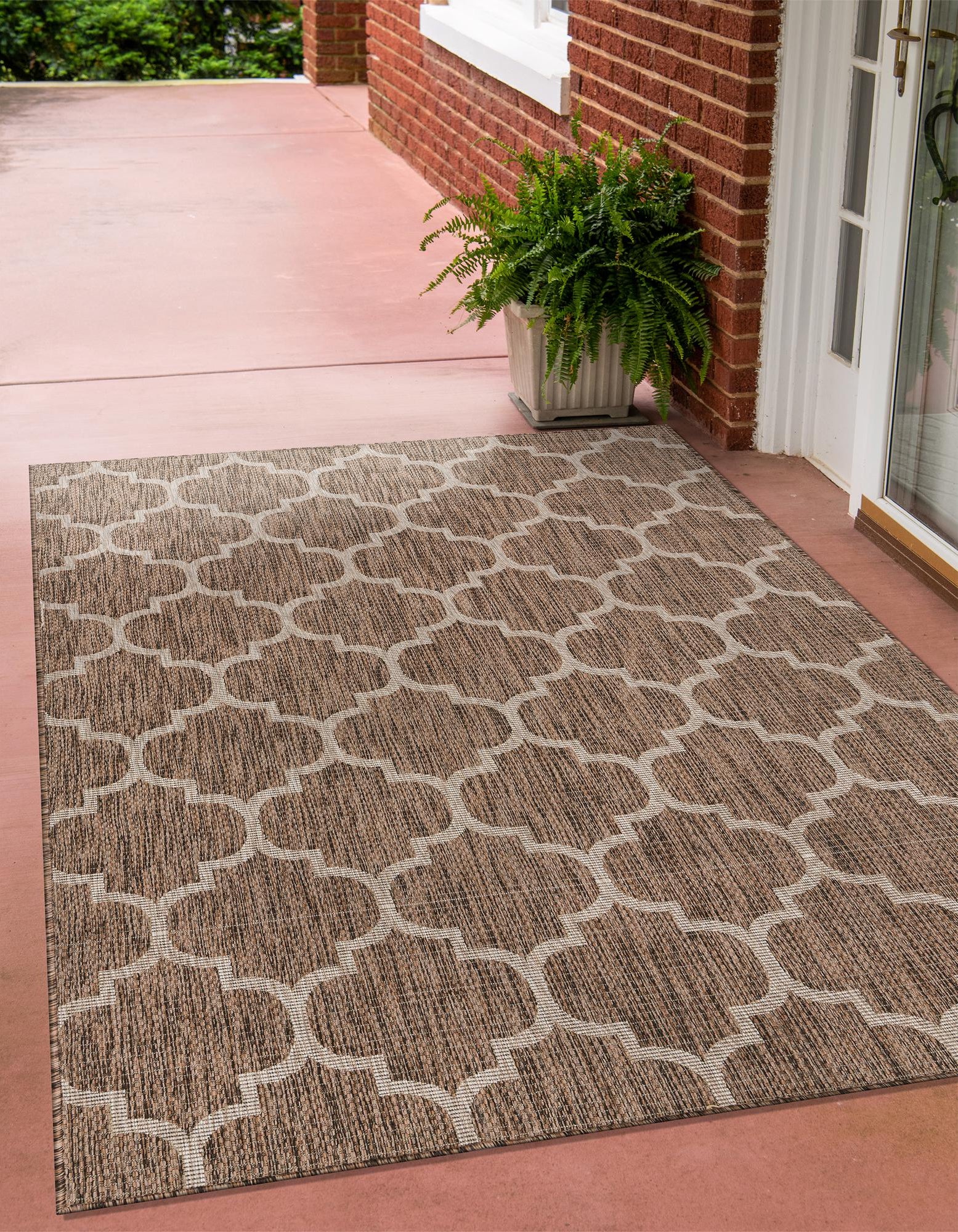 Brown 6' x 9' Lattice Indoor / Outdoor Rug | Rugs.com