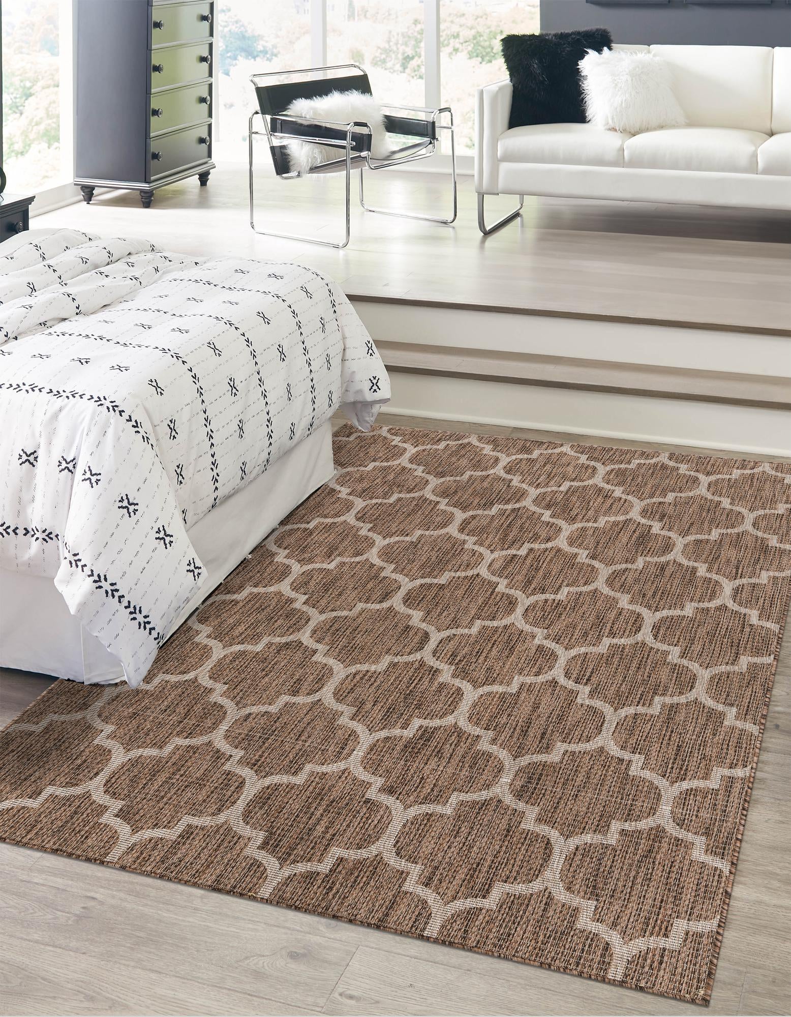 Brown 6' x 9' Lattice Indoor / Outdoor Rug | Rugs.com