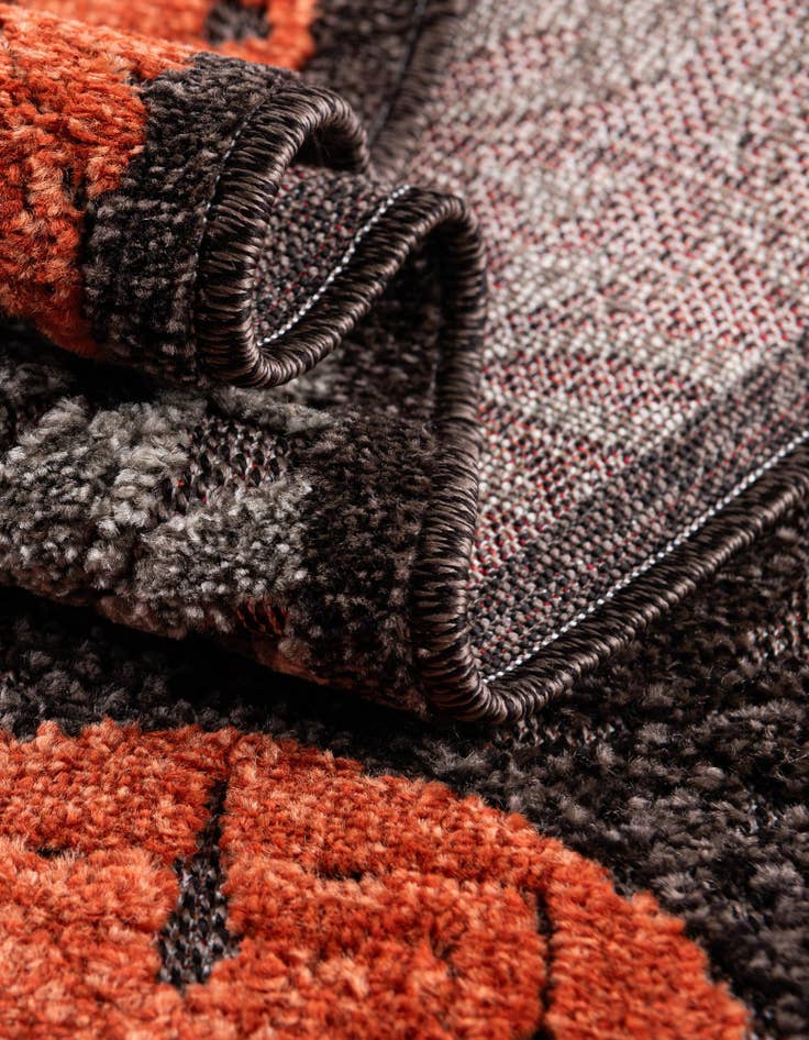 Detail image of  7' x 10'  Washable Modern Indoor / Outdoor Rug