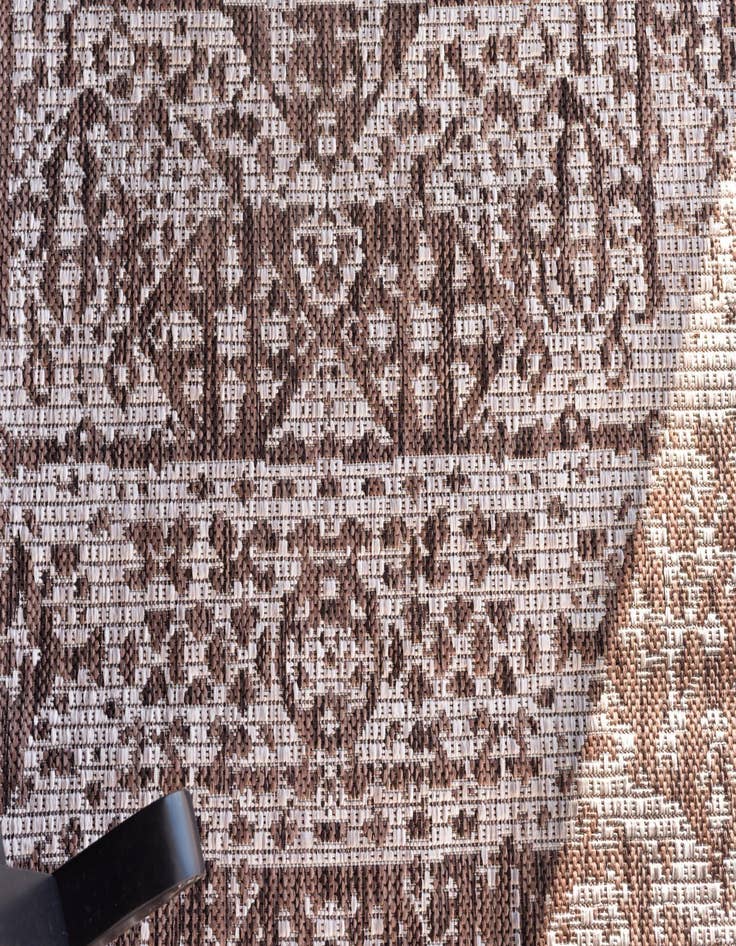 Detail image of 9' x 12' Washable Traditional Indoor / Outdoor Rug