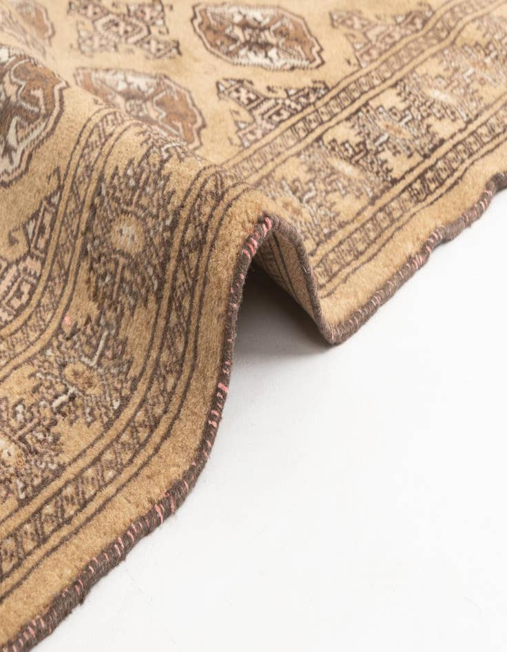 Detail image of  4' 2 x 5' 11 Pakistan Rug