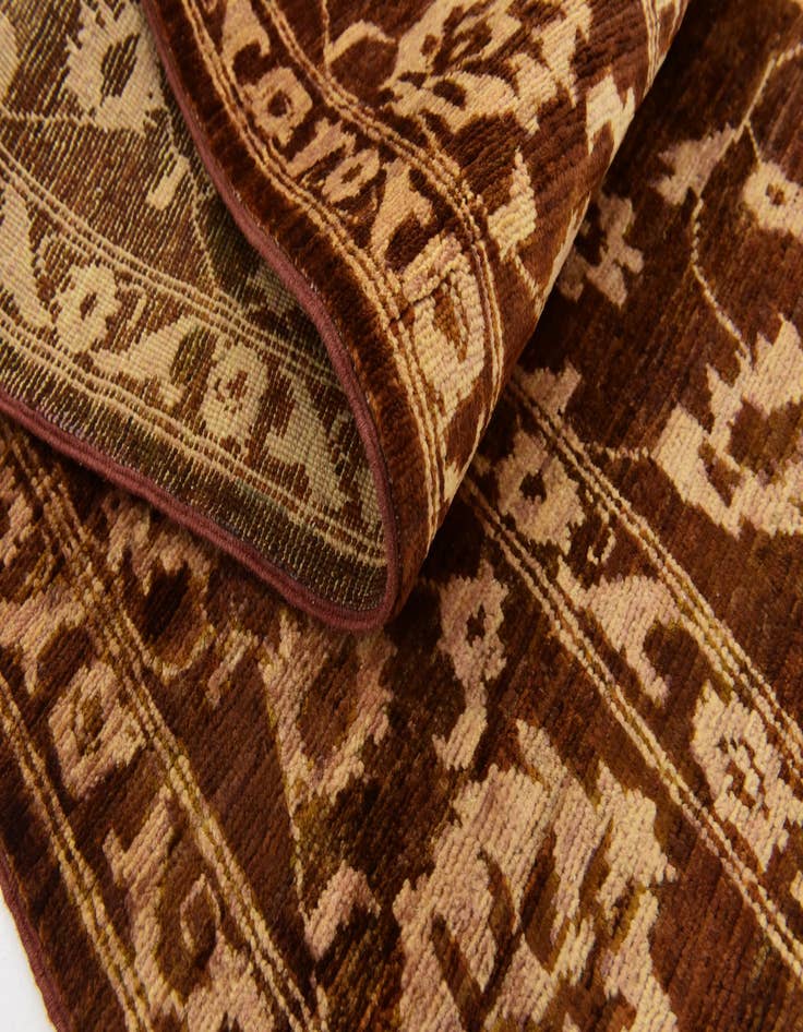 Detail image of  5' 8 x 9' 8  Hand Knotted Peshawar Ziegler Rug