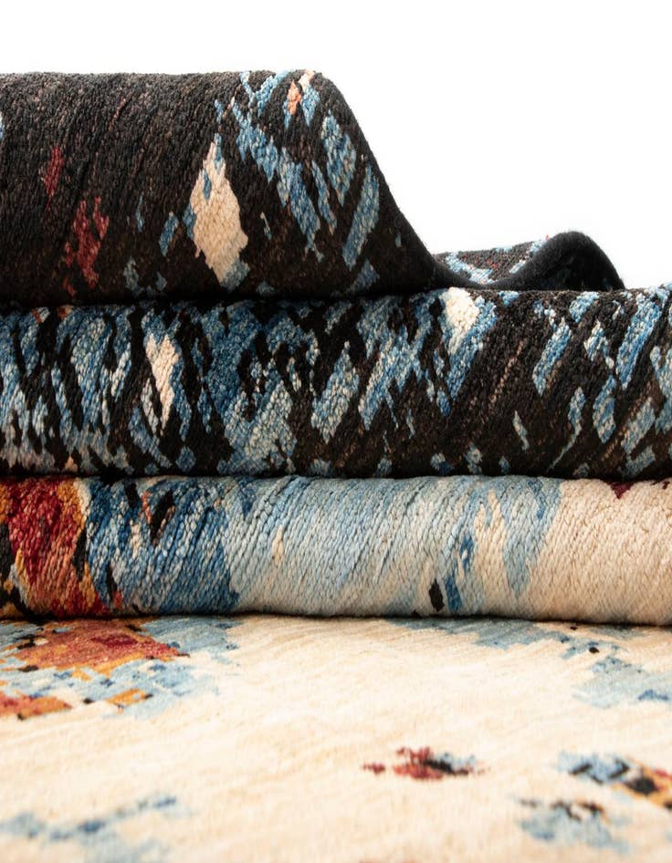 Detail image of  9' 8 x 12' 11 Rubin Wool Rug