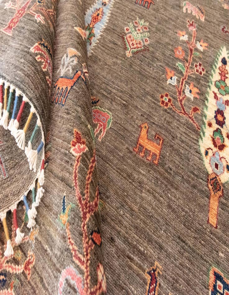 Detail image of 8' 1 x 10' Samarkand Wool Rug