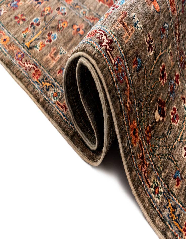 Detail image of 5' 10 x 7' 11 Samarkand Wool Rug