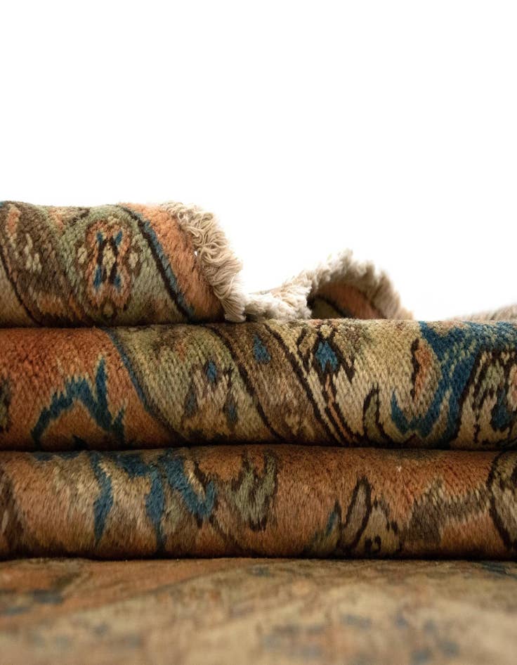 Detail image of  7' 7 x 11' 5  Hand Knotted Sarough Persian Wool Rug