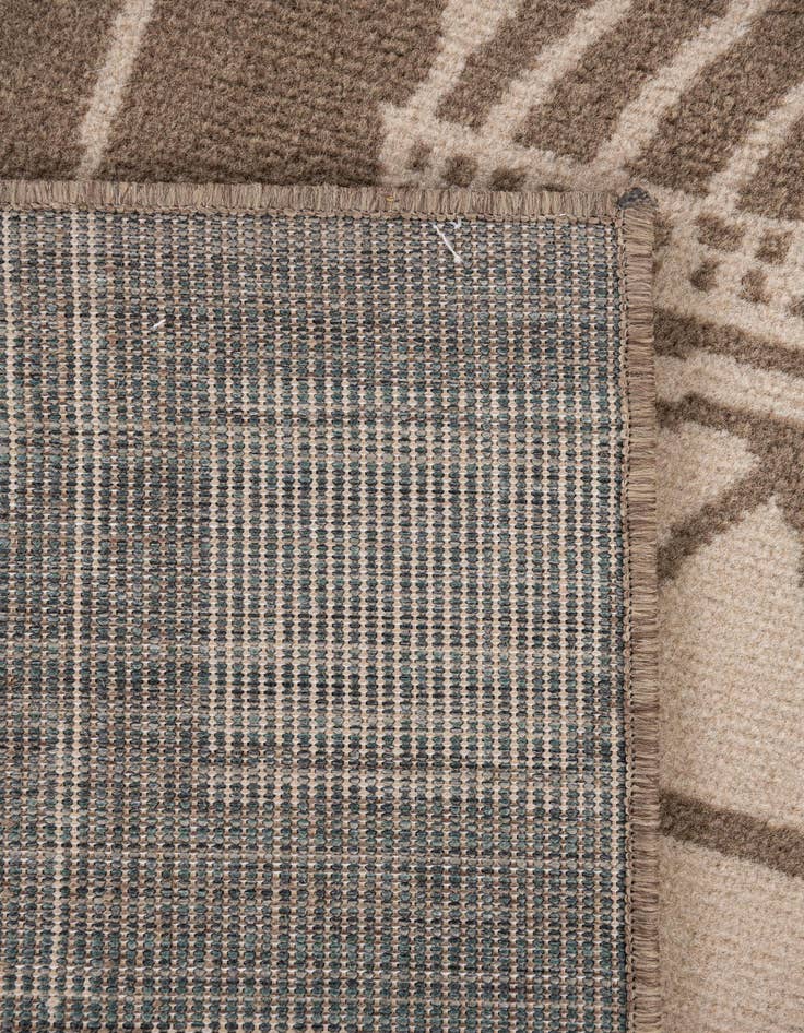 Detail image of  5' 3 x 7' 8 Savannah Rug