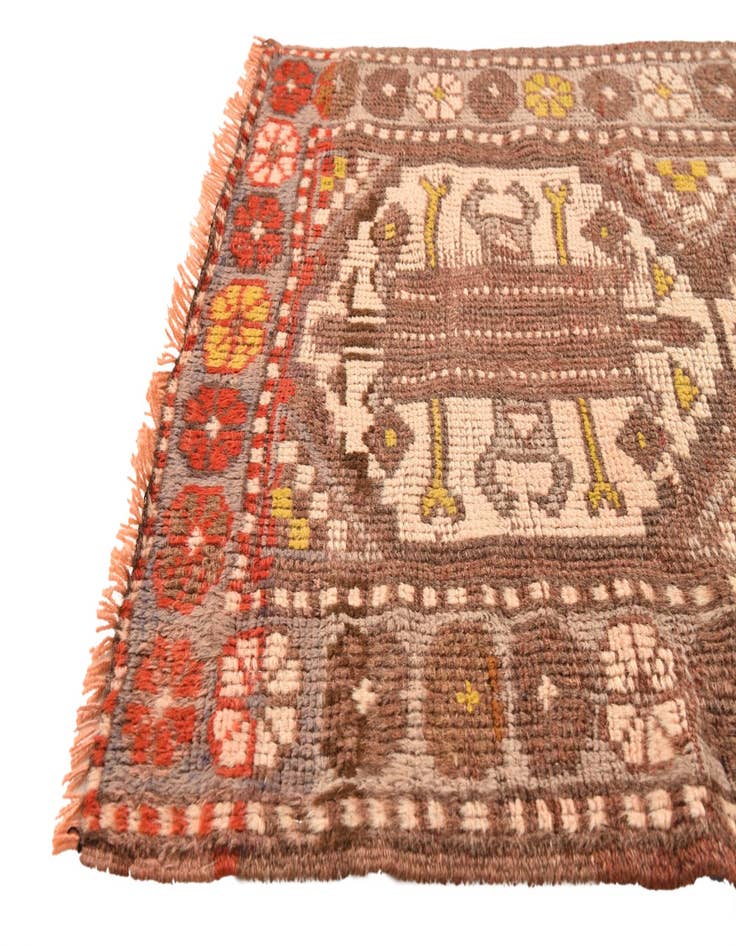 Detail image of 2' 5 x 3' 6 Hand Knotted Shiraz Persian Wool Rug