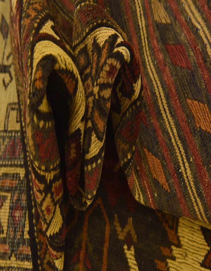 Detail image of  4' 4 x 6'  Hand Knotted Sumak Wool Rug