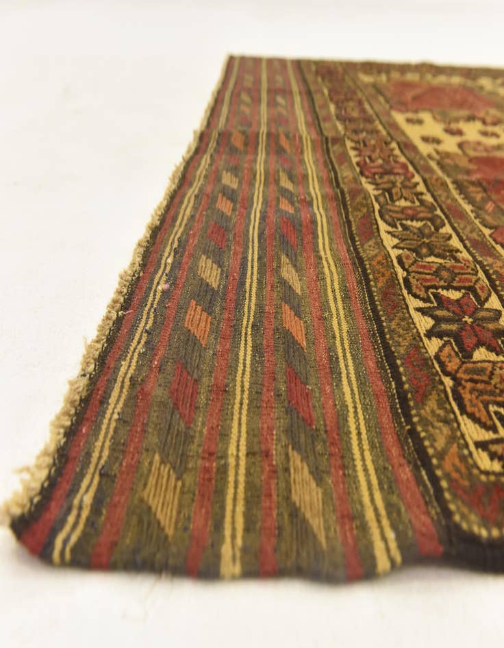 Detail image of  4' 4 x 6'  Hand Knotted Sumak Wool Rug