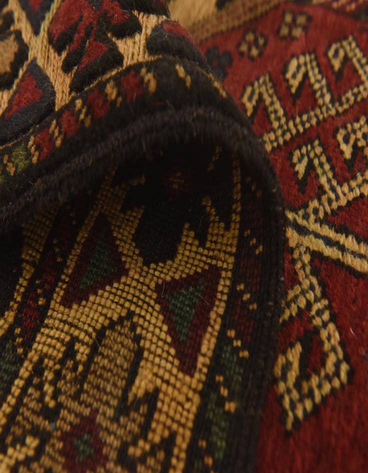Detail image of  3' x 4' 4  Hand Knotted Sumak Wool Rug