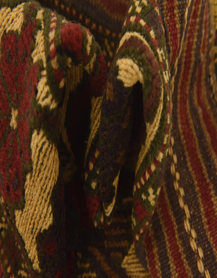 Detail image of  2' 10 x 4' 8  Hand Knotted Sumak Wool Rug