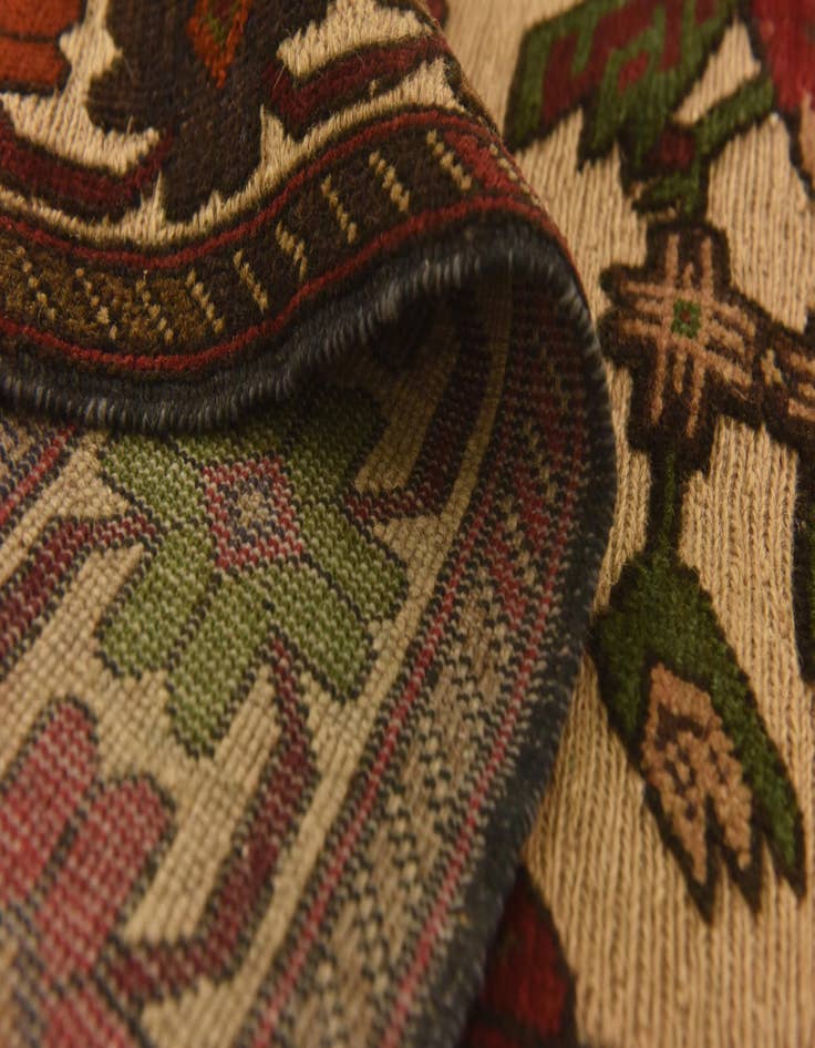 Detail image of  4' 2 x 6'  Hand Knotted Sumak Wool Rug