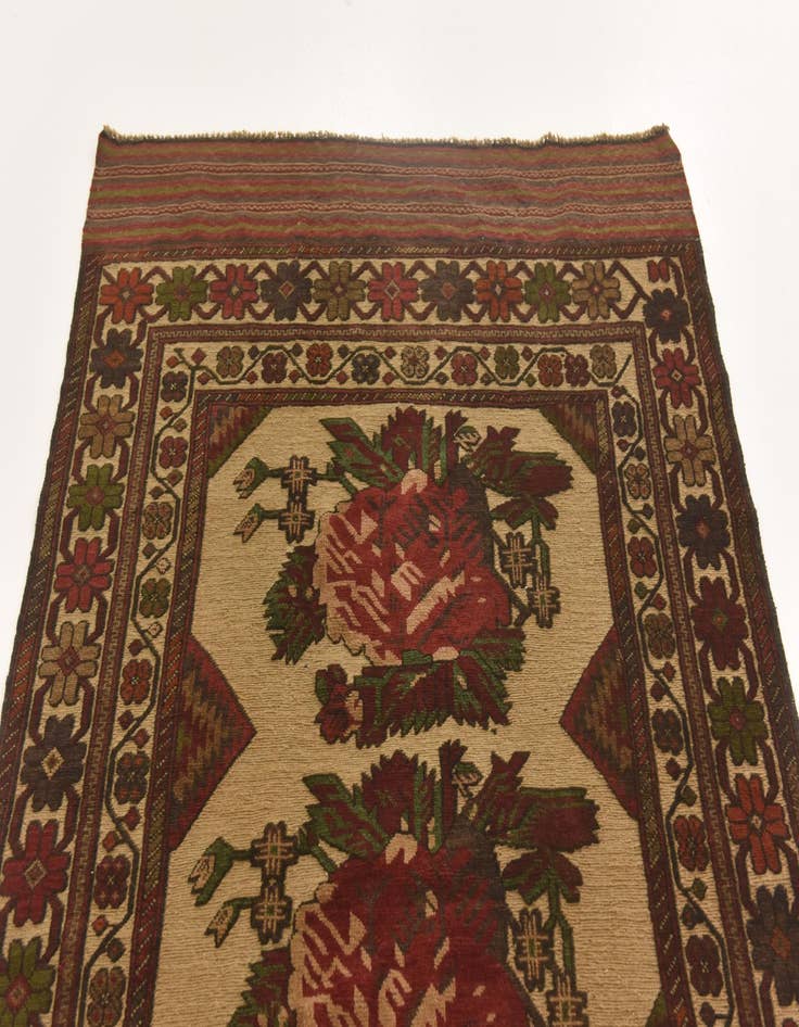 Detail image of  4' 2 x 6'  Hand Knotted Sumak Wool Rug