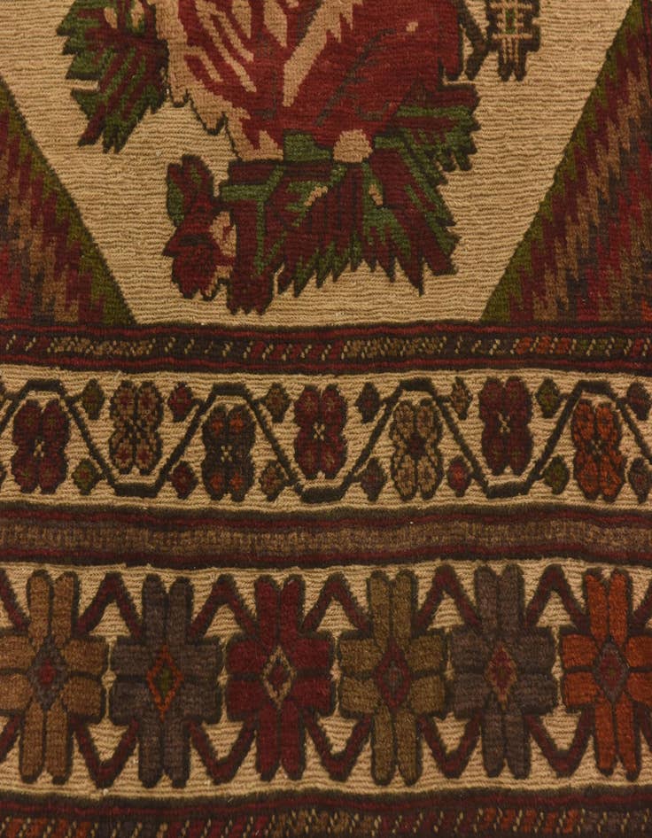 Detail image of  4' 2 x 6'  Hand Knotted Sumak Wool Rug