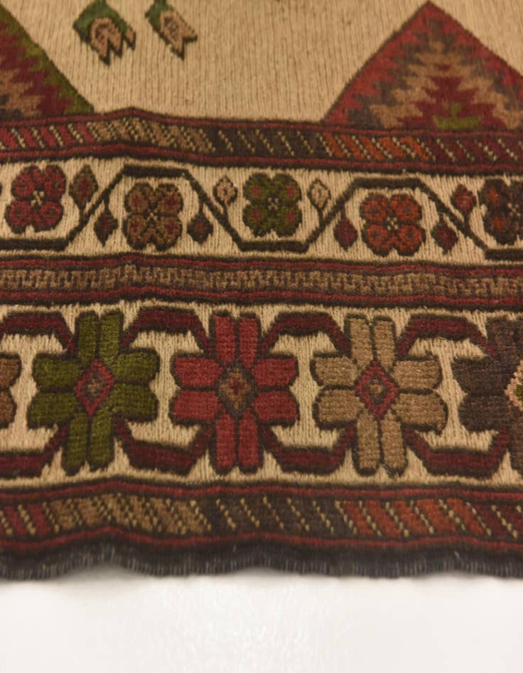 Detail image of  4' 2 x 6'  Hand Knotted Sumak Wool Rug