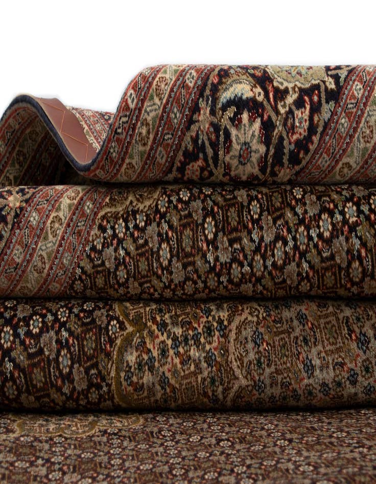 Detail image of  6' 11 x 9' 10 Tabriz Mahi Rug