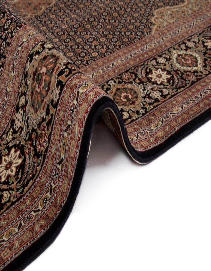 Detail image of  6' 10 x 9' 11 Tabriz Mahi Rug