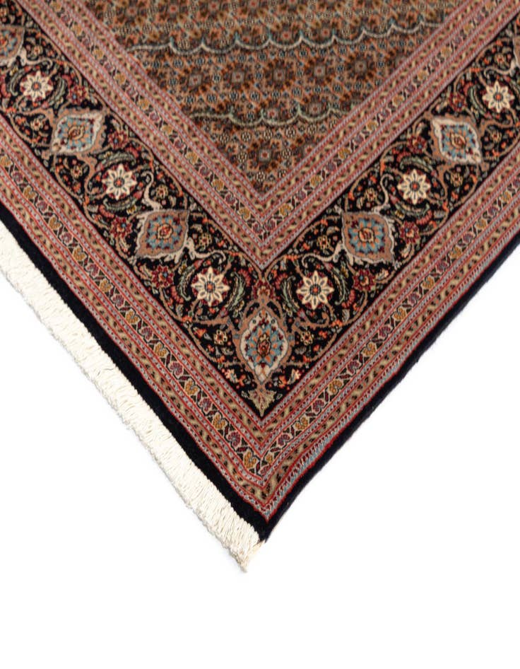 Detail image of  6' 8 x 9' 10 Tabriz Mahi Rug