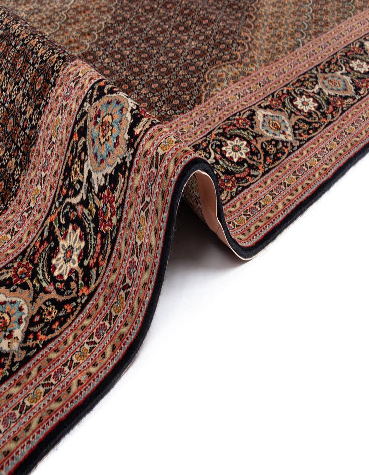 Detail image of  6' 8 x 9' 10 Tabriz Mahi Rug