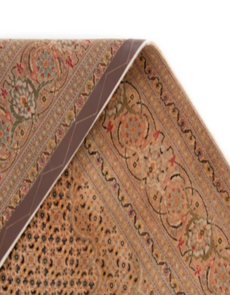 Detail image of  4' 11 x 6' 7  Hand Knotted Tabriz Mahi Persian Wool Rug