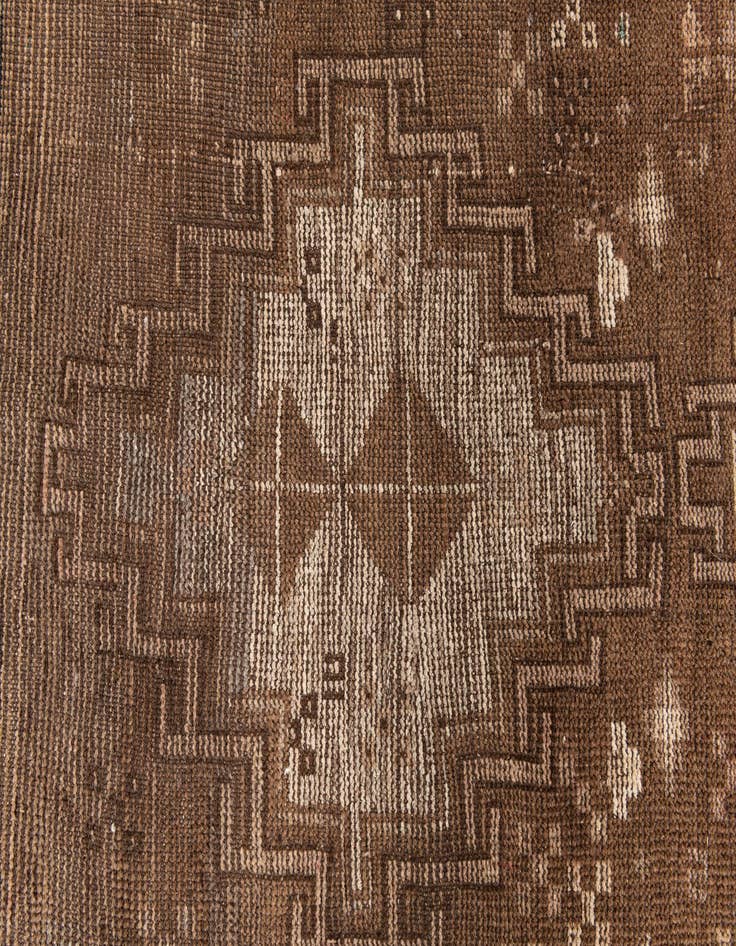 Detail image of  2' 8 x 4' 8  Hand Knotted Ultra Vintage Wool Rug