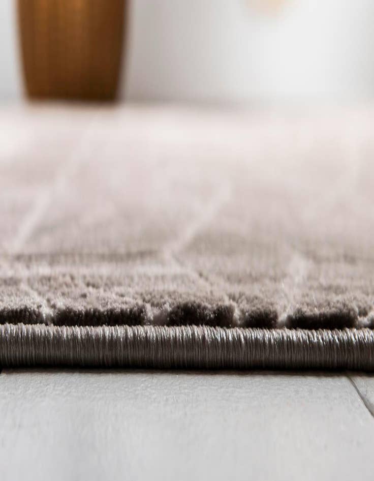 Detail image of Jill Zarin 5' x 8' Uptown Fifth Avenue Rug