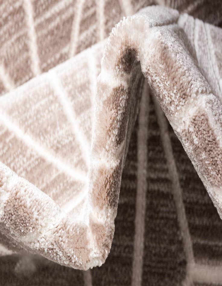 Detail image of Jill Zarin 5' x 8' Uptown Fifth Avenue Rug