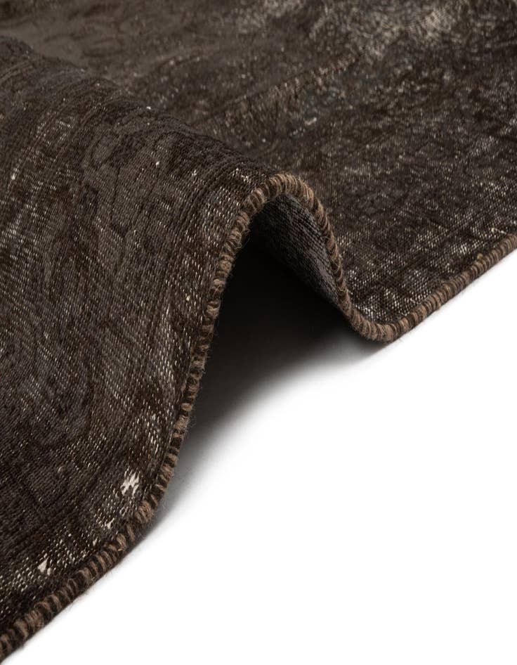 Detail image of  9' 6 x 12' 10 Vintage Royal Rug