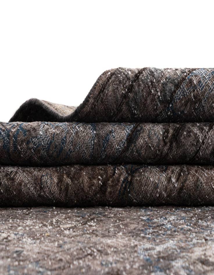 Detail image of  8' 10 x 11' 10 Vintage Royal Wool Rug