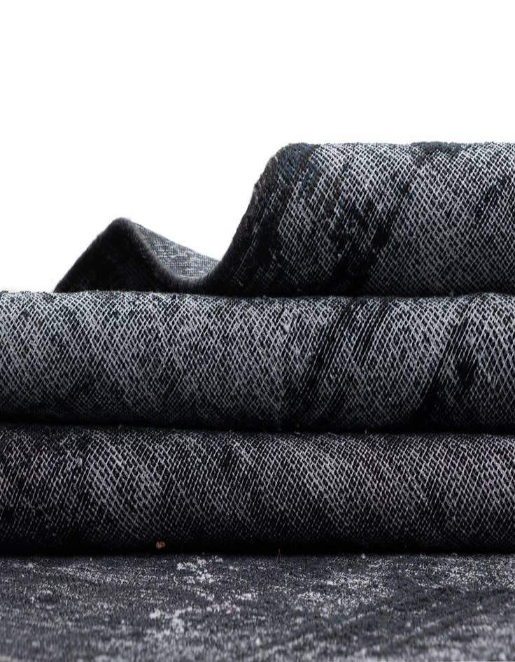 Detail image of  9' 4 x 13' 8 Vintage Royal Wool Rug