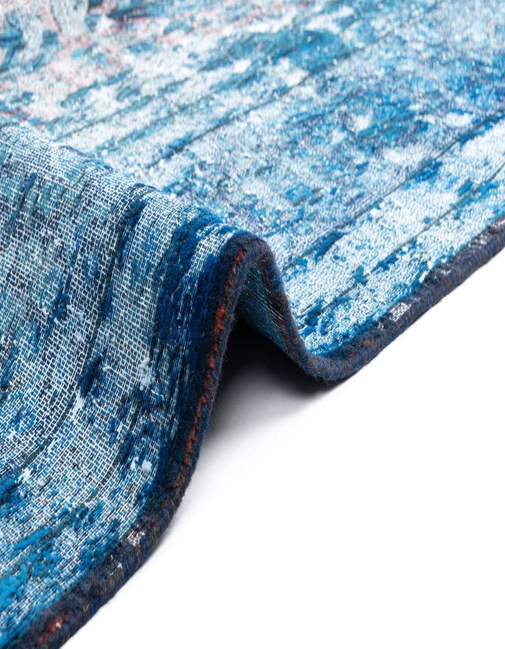 Detail image of  10' x 13' Vintage Royal Wool Rug