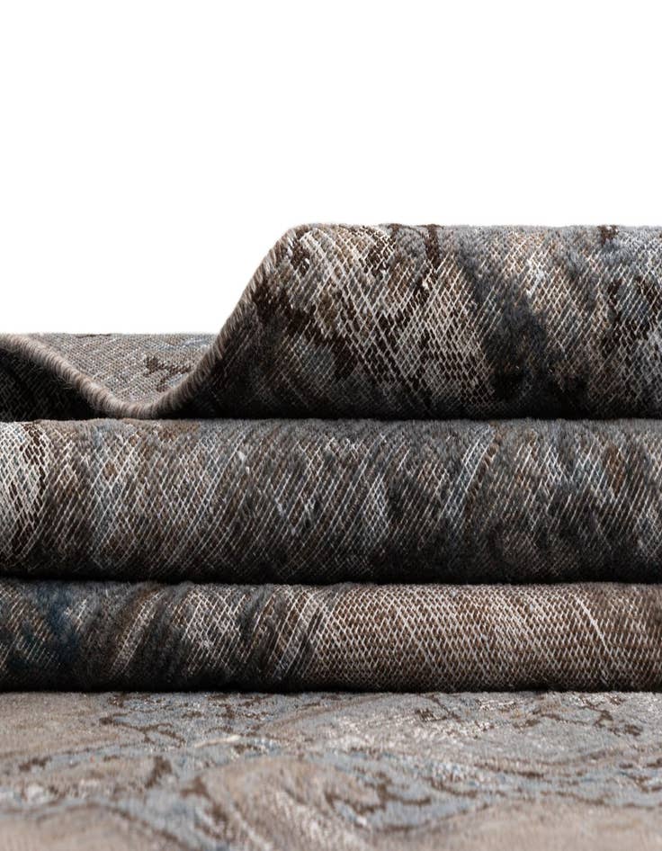 Detail image of  8' 11 x 12' 3 Vintage Royal Wool Rug