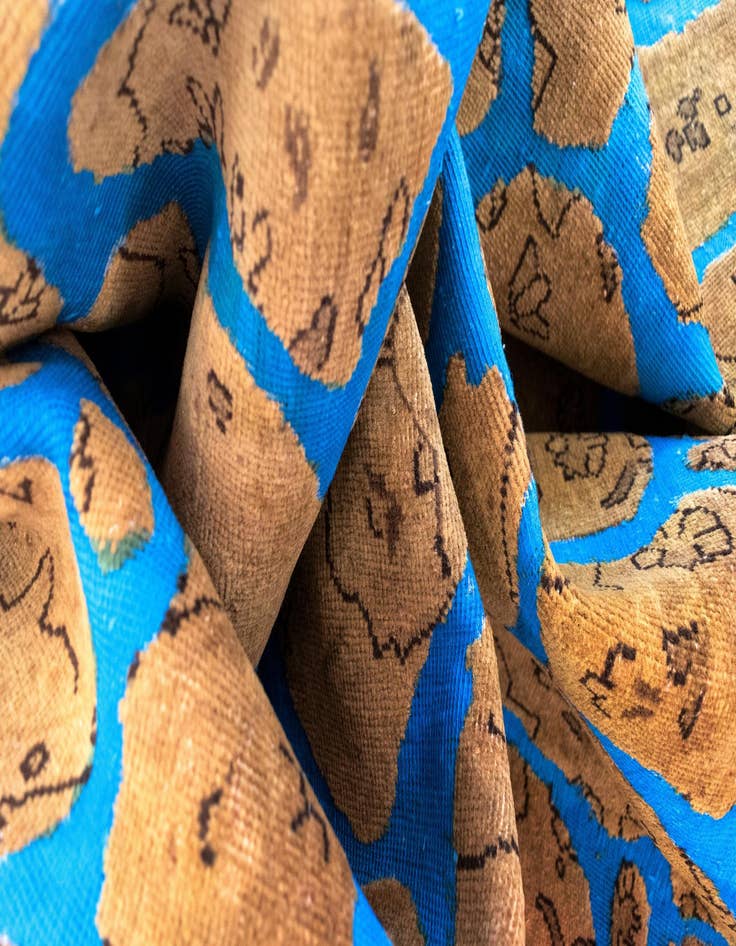 Detail image of  7' 10 x 11' 2 Vintage Royal Wool Rug