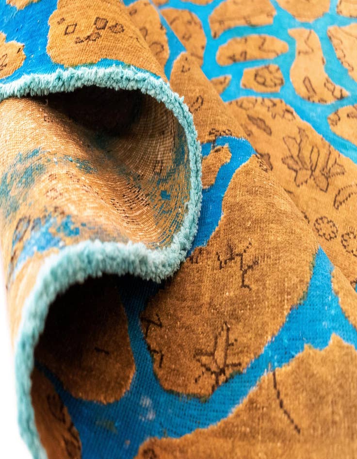 Detail image of  7' 10 x 11' 2 Vintage Royal Wool Rug