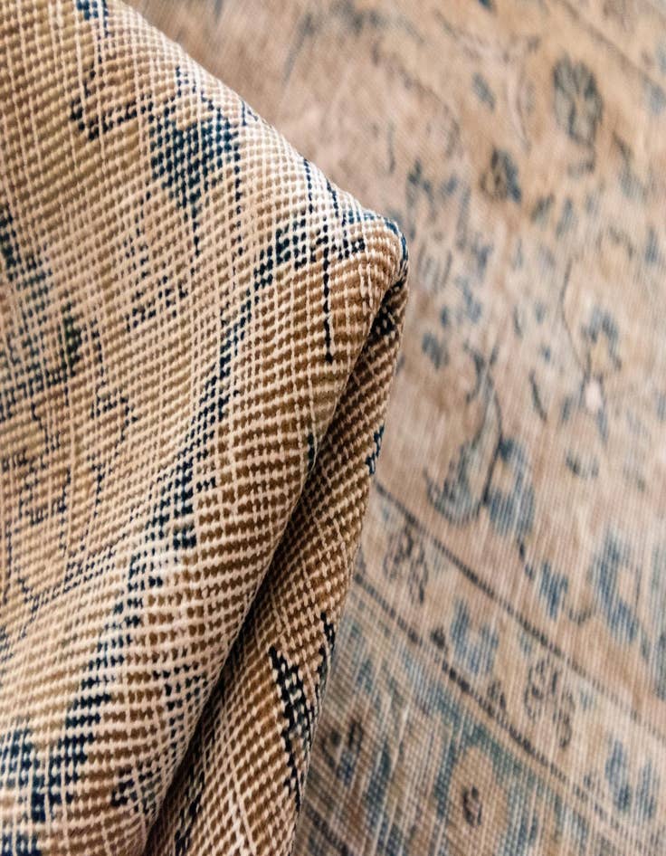 Detail image of  8' x 12' 2 Vintage Royal Wool Rug