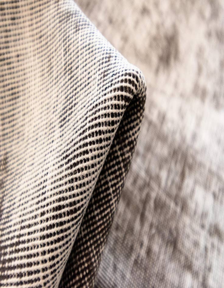 Detail image of  9' 8 x 11' 11 Vintage Royal Wool Rug