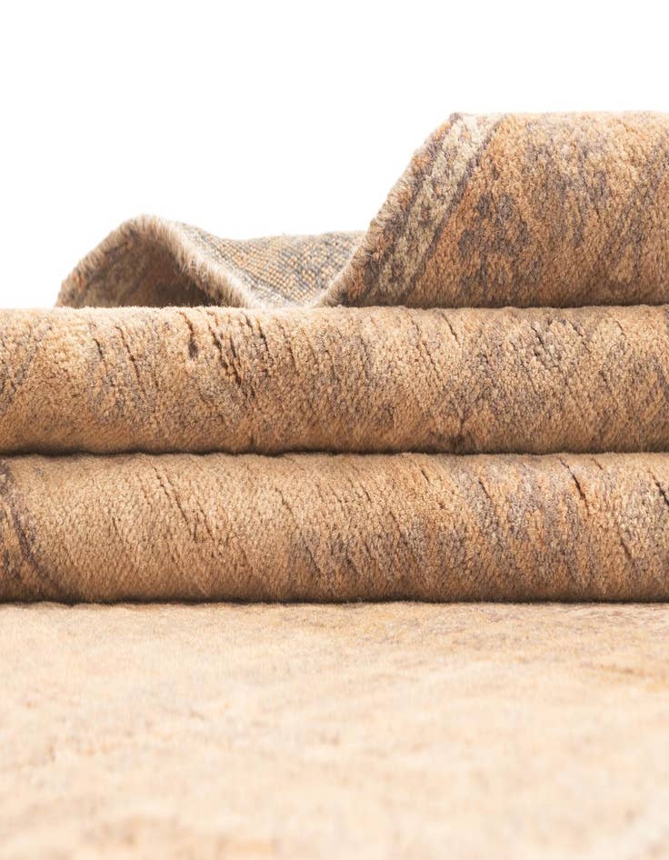 Detail image of  4' 3 x 6' 11 Vintage Royal Rug