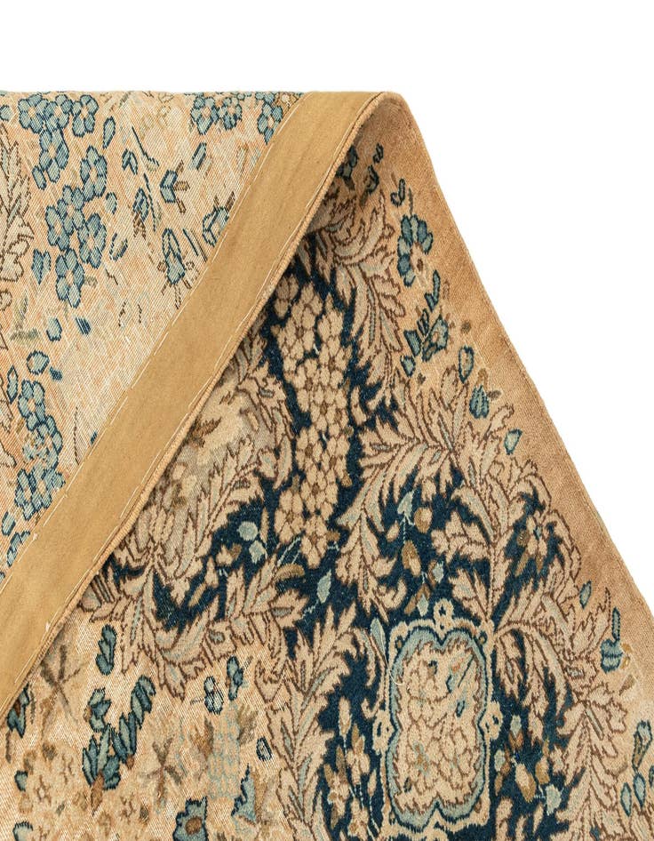 Detail image of  9' 1 x 11' 10 Vintage Royal Rug