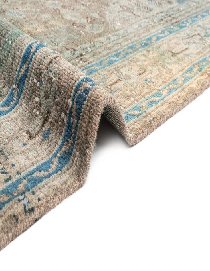 Detail image of  7' 11 x 10' 11 Vintage Rug