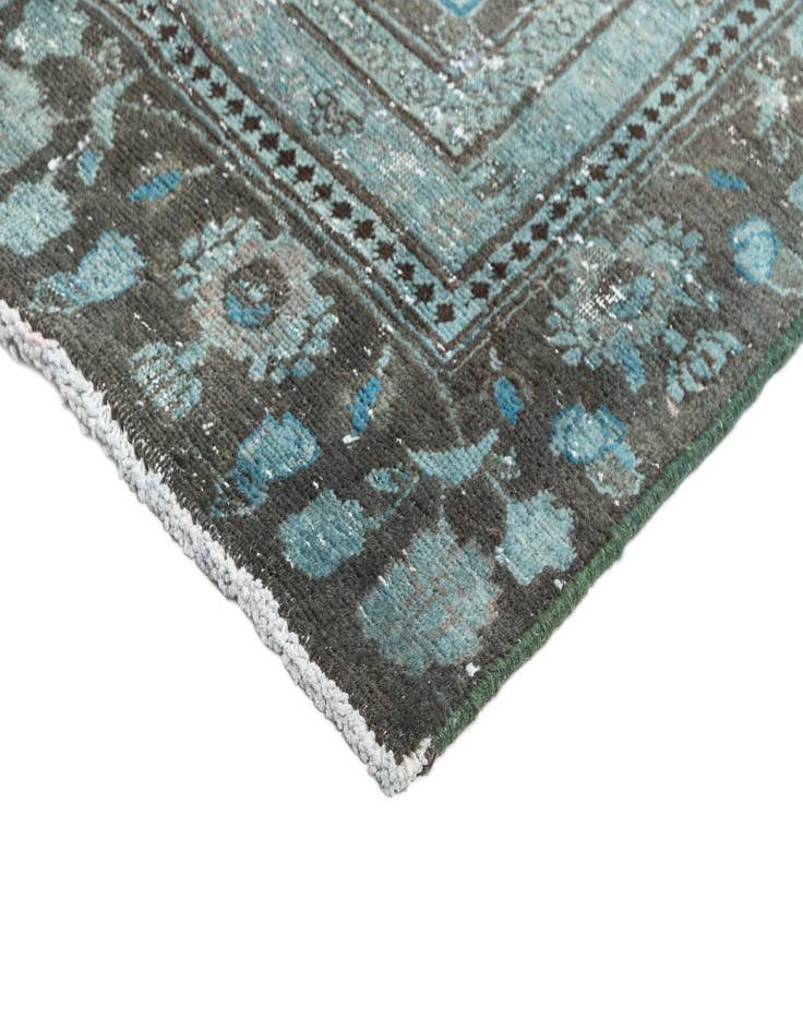 Detail image of  8' 9 x 11' Vintage Rug