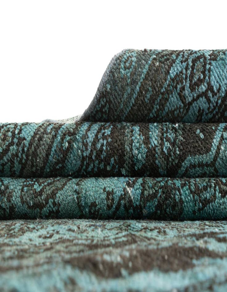 Detail image of  6' 5 x 9' 4 Vintage Rug