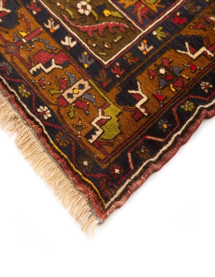 Detail image of  3' 10 x 6' 11 Yahyali Rug