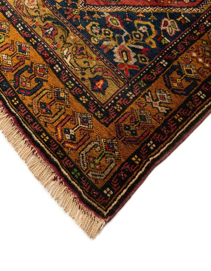 Detail image of  3' 3 x 6' Yahyali Rug